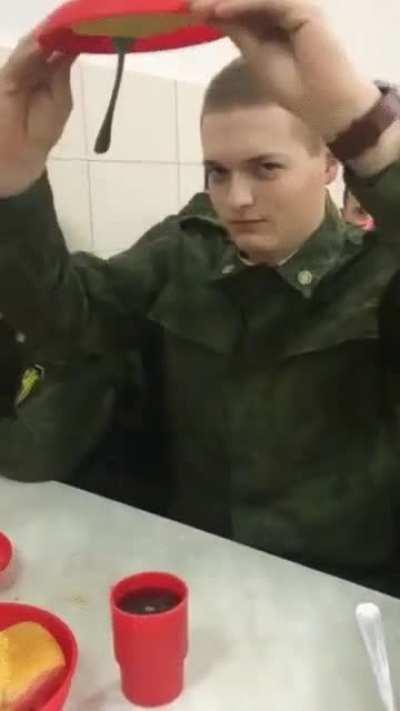 To provide Russian soldiers with food 🥘