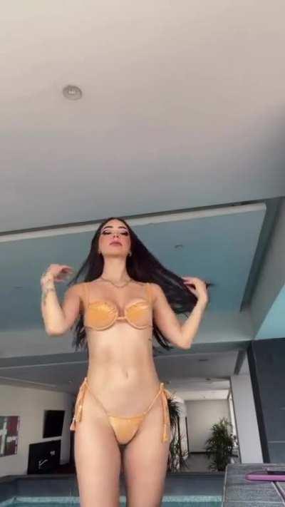 que delicia de culito de caelike se ve riquisima ð¥ð¥ð¥ð¥ð¥ð¥ð¥ð¥