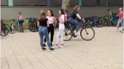 Ludwigsburg Mädchen Fetzen sich