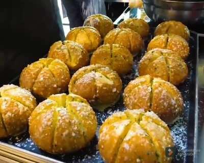 Cheese garlic butter bread