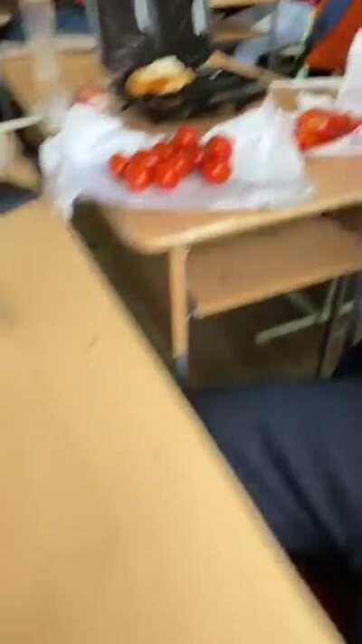 Ce ti-a pus mama la pachet ?