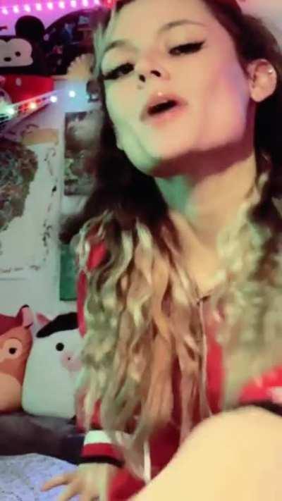 That look with that sound might be the hottest thing ever