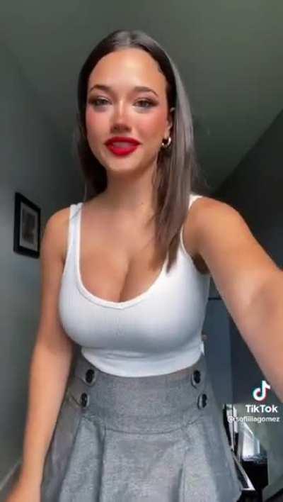 She's so cute ! 😍