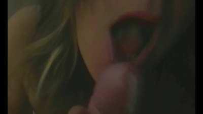 I can feel his pulse speed up on my tongue when he starts to cum!❤️