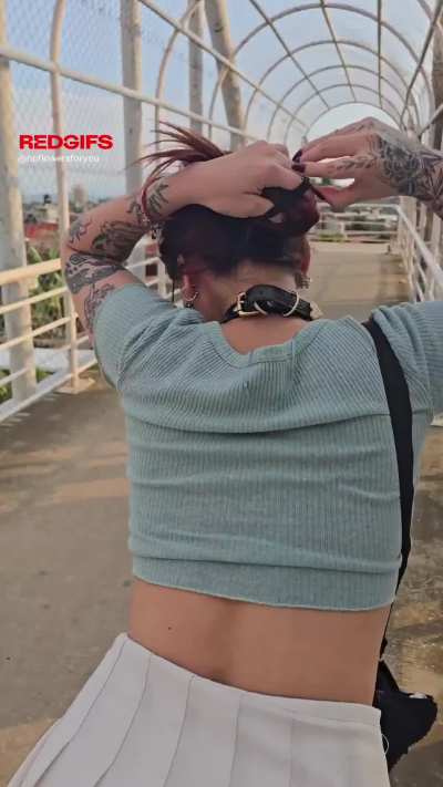 A creative hair tie