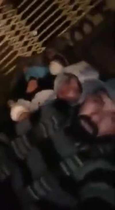 Os Caras brinca muito