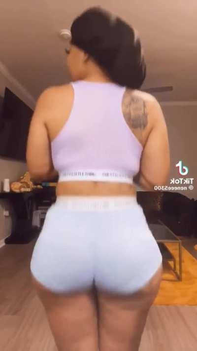 1 or 2 ⁉️ Big Booty Cuzzos ! Big Booty Genes