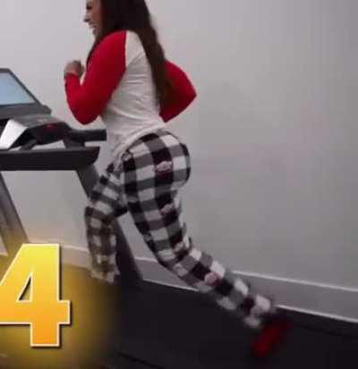 Bianca ass is fat ash🍑