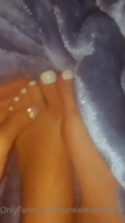 ‼️ MariahLynn showing off her toes & soles 📸