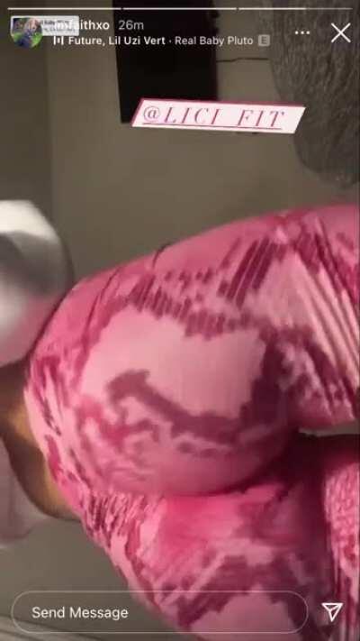 THE BEST ASS EVER😍