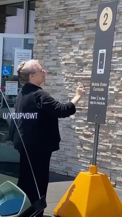 Please help grandma. Shes trying her best.