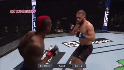 Rafael Fiziev with a great display of Muay Thai in MMA