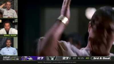 Peyton and Eli Manning react to the death of Caesar.