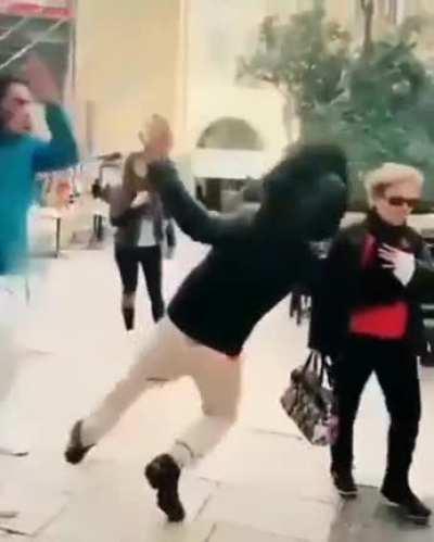 ..to intimidate Italian women by an Arab teen