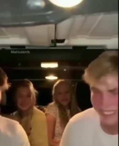 Правда или действие.