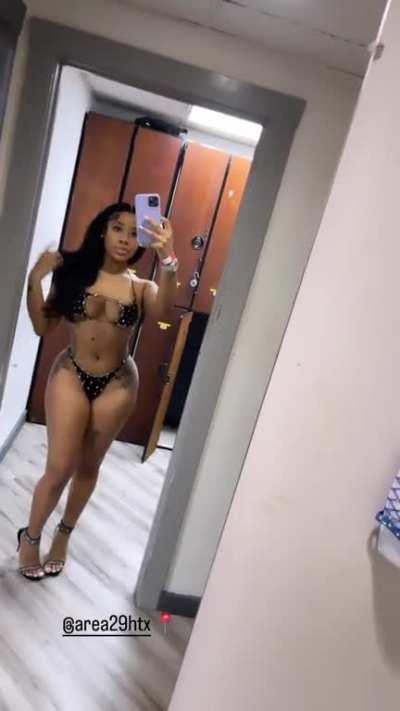 @Miyamarie 🍑🤳🏽