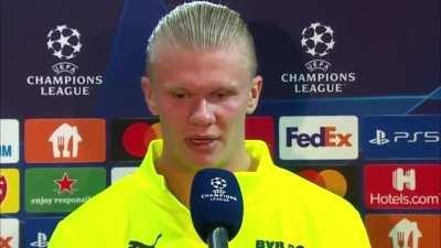 haaland enjoys playing with bellingham a bit too much... ( 