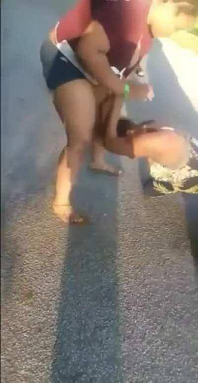 big chicks square up