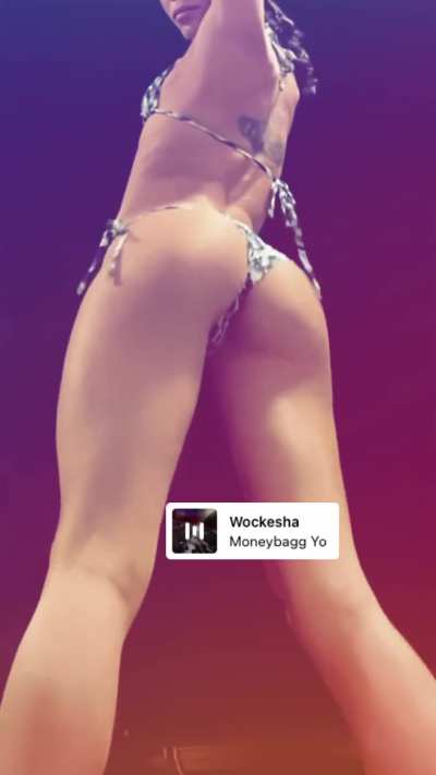 Coi's ass got them physics