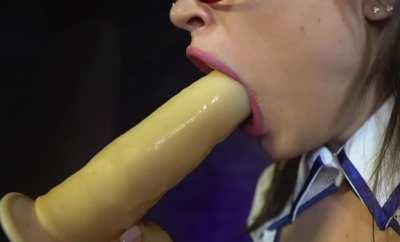 32 cm 9 inch . I'm not feeling it. I need more.