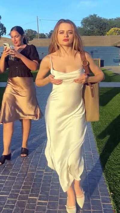 Joey king playing with her boobs