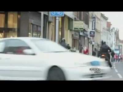 Super Granny takes on jewellery robbers