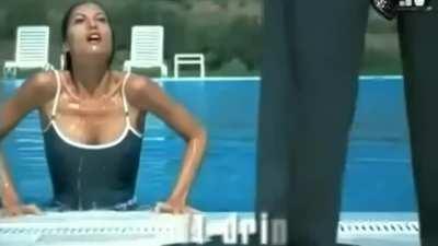 Unknown Actress Knees a Man in the Balls in a Royal Club ZEST Commercial From Netherlands (1999)
