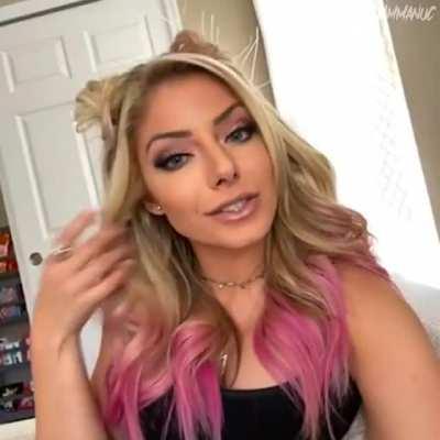 Alexa Bliss Kiss 😘💋