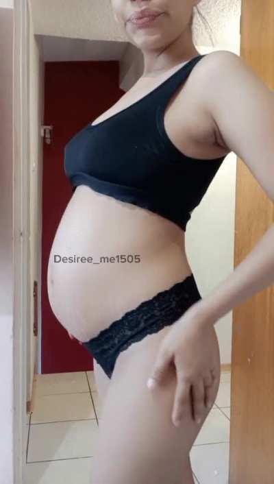 What's the best thing about fucking a pregnant girl??