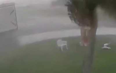 Soplá más fuerte, hdp