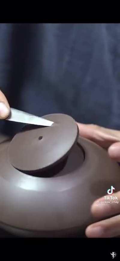 This ladies teapot-making videos never fail to put me at ease