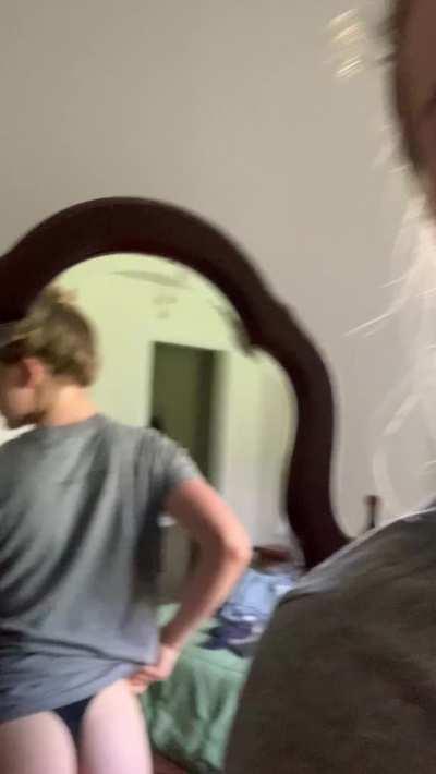 I love it when you stare on my Ass while I twerk