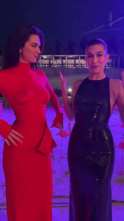 Kendall Jenner & Hailey Bieber 