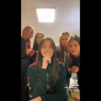 first thing i saw on that shitty app