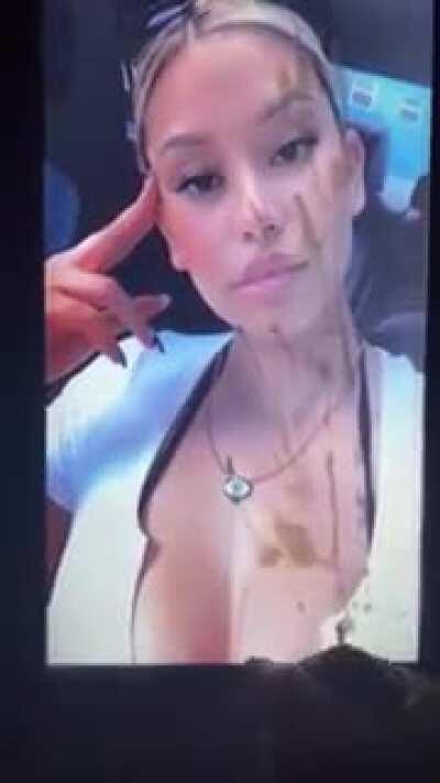 Cum tribute for abbey