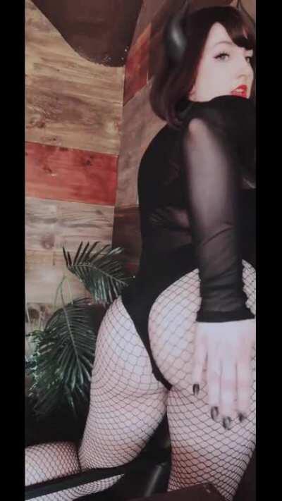 Blair loves teasing you 😈💦🍑