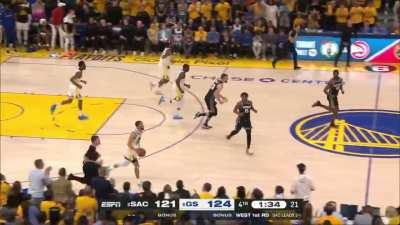 [Highlight] Draymond blocks Sabonis as E-40 plays in the background