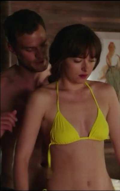 Dakota Johnson tits😍