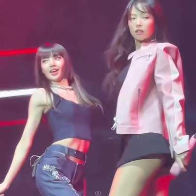 Jennie & Lisa