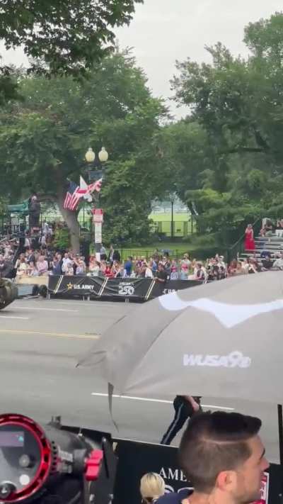 Empty seats at Trumps birthday parade