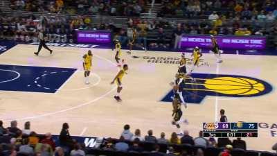 [Highlight] Halliburton gets a crazy assist in transition vs Lakers