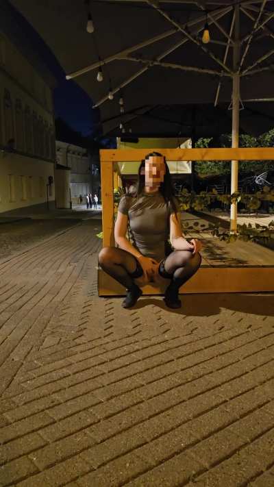 Playing with clit in the streets