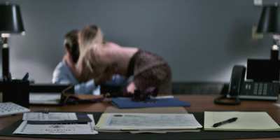 Birthday Teaser: Kaley Cuoco in The Flight Attendant [S2E4-2022]