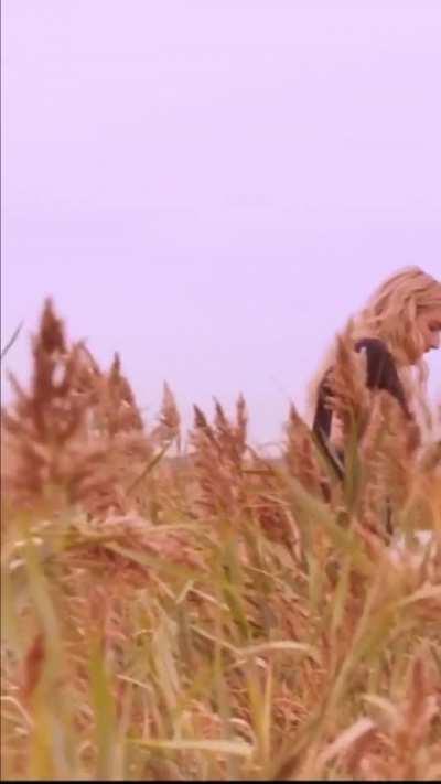 Emma Roberts - Space Cadet (2024)