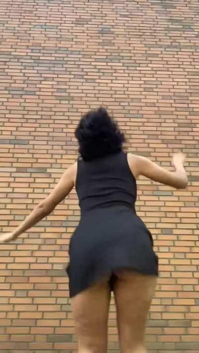 Bouncing my big tits and ass in public, what would you choose? 😈[F]