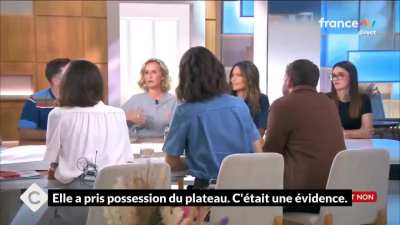 Il faut sauver la soldate Salamé. SAV du service public de bourgeois par des bourgeois.