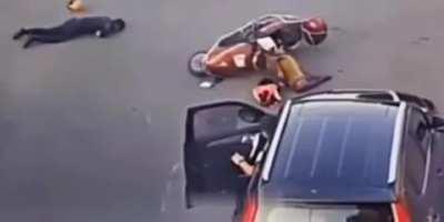 Guy got his priorities all wrong