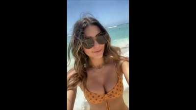 Cathy Kelly In Hawaii