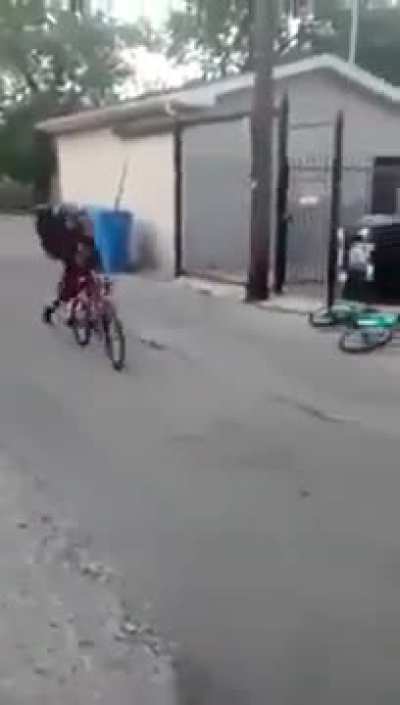 küçük zenci büyük zencinin amina taktiksel koyuyor