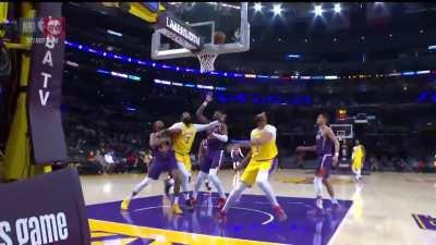 [Highlight] Anthony Davis gets his own rebound, shoves Drummond out of the way, slams it home, and runs over Chris Paul